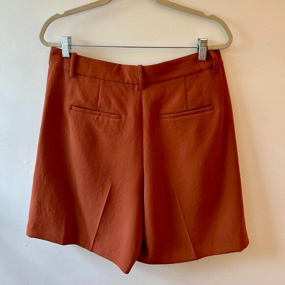 Wilfred The Effortless pant Short in Burnt Orange - Picture 2 of 4